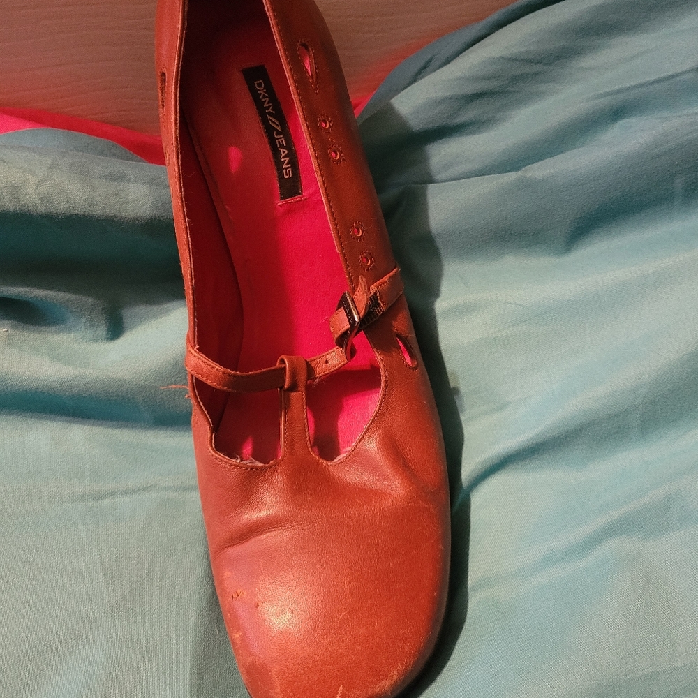 Brown, casual heels.